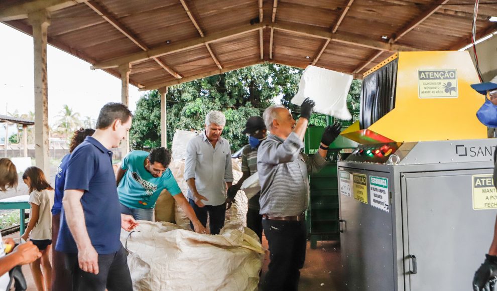 AEAARP visita projeto de compactação de isopor