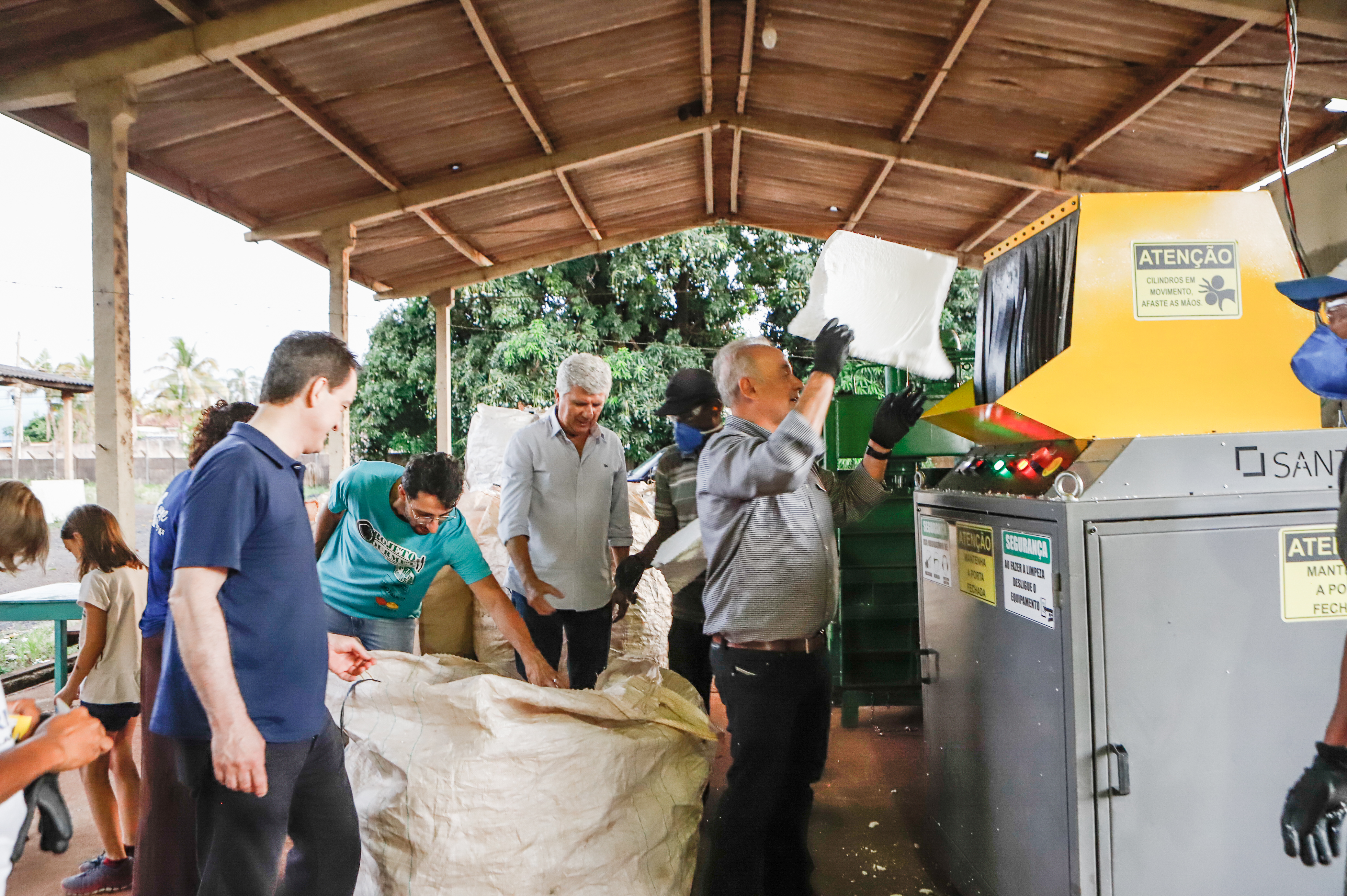 AEAARP visita projeto de compactação de isopor