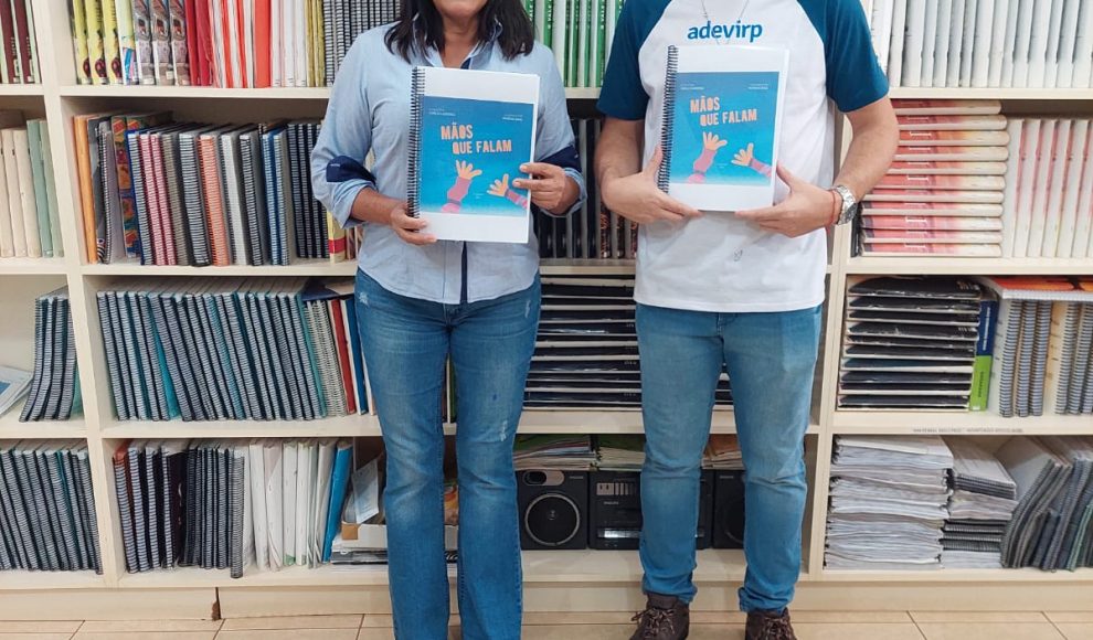 ADEVIRP recebe 150 livros em Braille