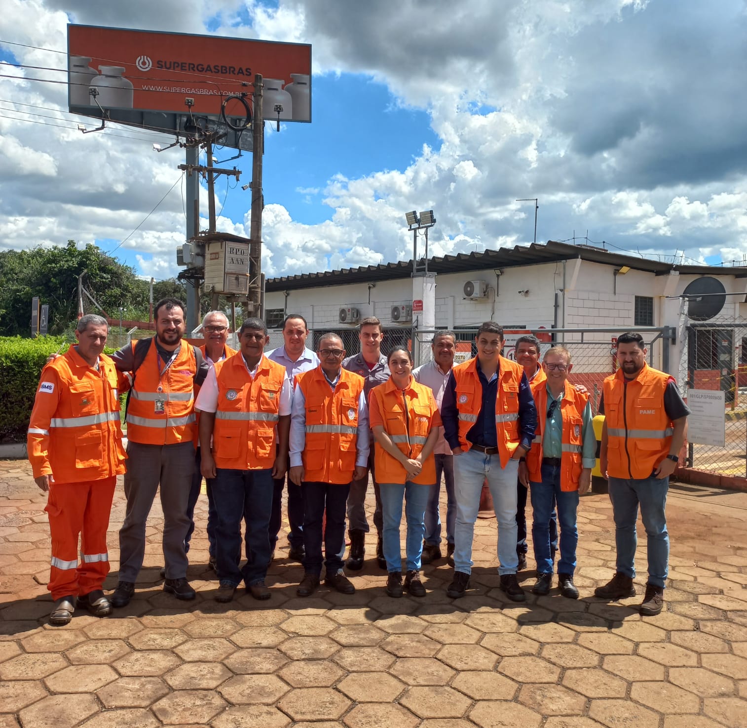Eletromobilidade e novas regras de segurança contra incêndios em prédios são temas de simpósio técnico da AEAARP
