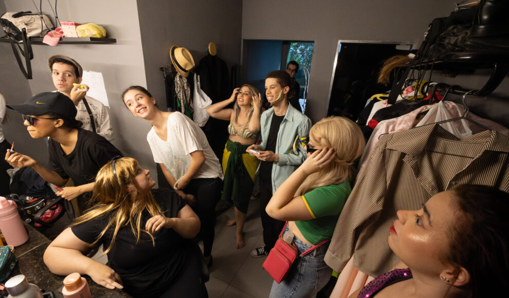 Do improviso ao emprego: quando o teatro deixa de ser hobby